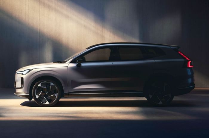 2025 Volvo XC70 exterior design